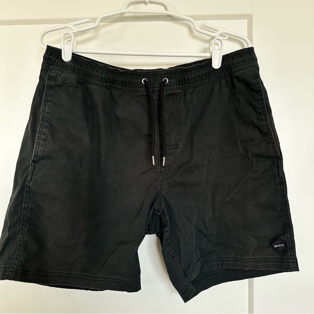 Medium black RVCA shorts